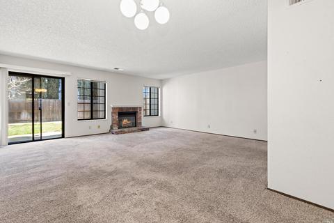 1752 Stuart Ct, Benicia, CA 94510 photo 5
