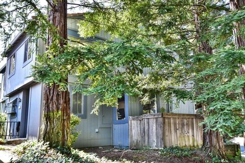 2 Aronia Ln, Novato, CA 94945