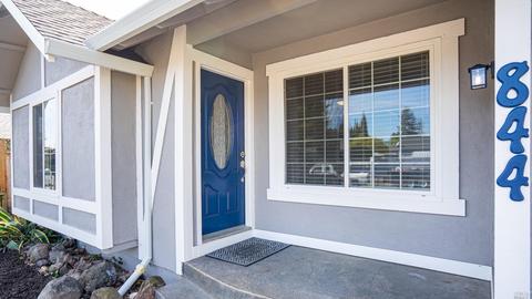 844 Daniel Dr, Petaluma, CA 94954 photo 2