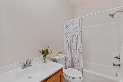 1231 Eagle Dr, Windsor, CA 95492 photo 12