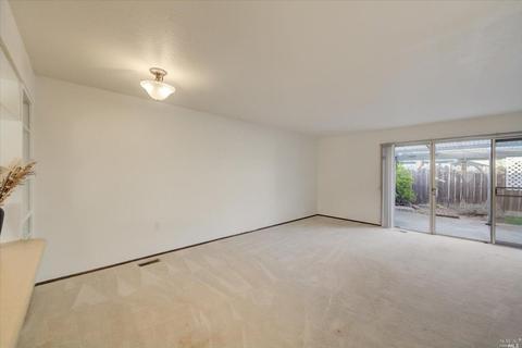 125 Sequoia Dr, Vacaville, CA 95687 photo 8