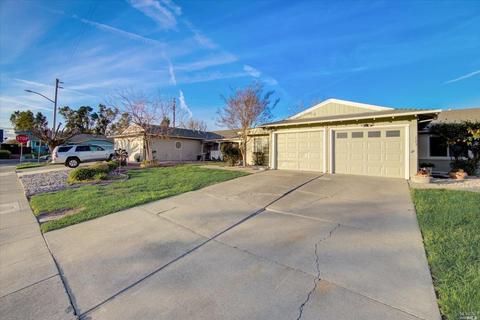 125 Sequoia Dr, Vacaville, CA 95687 photo 4