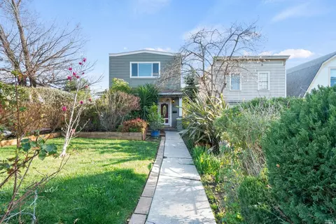 719 Pennsylvania St, Vallejo, CA 94590 photo 1