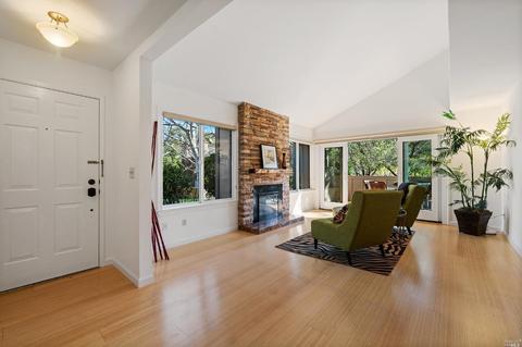 81 Flicker Dr, Novato, CA 94949 photo 1