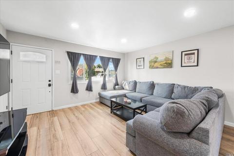 426 Hamilton Dr, Fairfield, CA 94533 photo 8