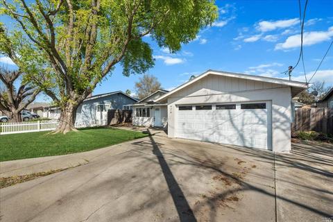 426 Hamilton Dr, Fairfield, CA 94533 photo 2