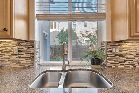 693 Decanter Cir, Windsor, CA 95492 photo 18
