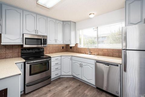 260 Merrydale Rd #11, San Rafael, CA 94903