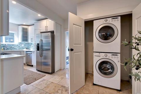3923 Ruby St, Oakland, CA 94609 photo 9