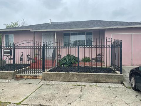8425 Olive St, Oakland, CA 94621