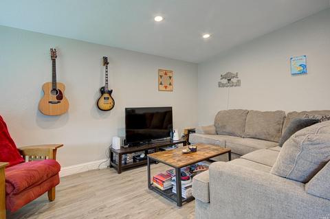 1124 Hayes St, Fairfield, CA 94533 photo 5