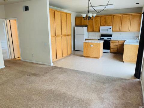 586 Versailles Ln, Fairfield, CA 94534 photo 13