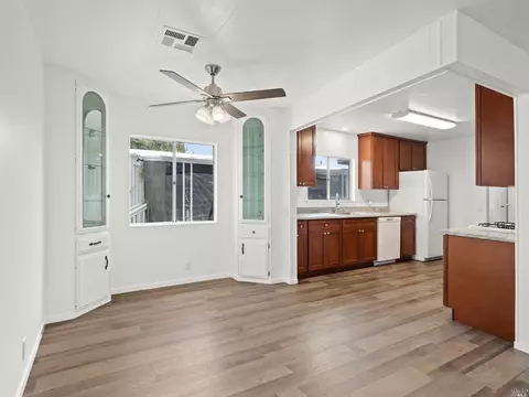 56 Sunset Ln, Vacaville, CA 95687