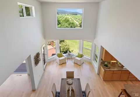 706 Hunt Ave, Saint Helena, CA 94574