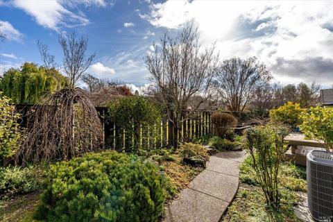 323 Troon Dr, Napa, CA 94558 photo 47