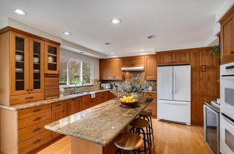 323 Troon Dr, Napa, CA 94558 photo 17