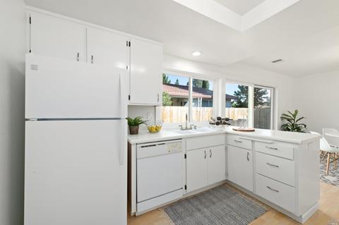 308 Olive Cir, Healdsburg, CA 95448 photo 14