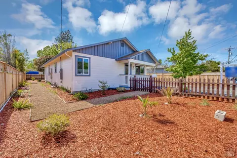 2327 West Ave, Santa Rosa, CA 95407