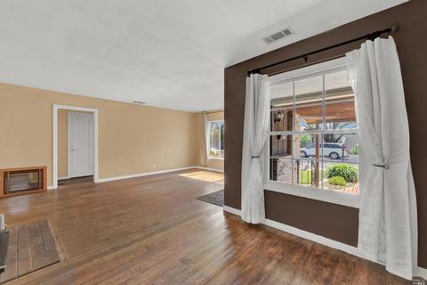 116 Birch St, Vacaville, CA 95688 photo 8