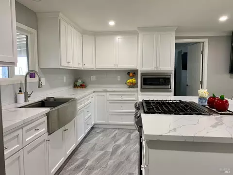 322 San Marcus Dr, Vallejo, CA 94590 photo 2
