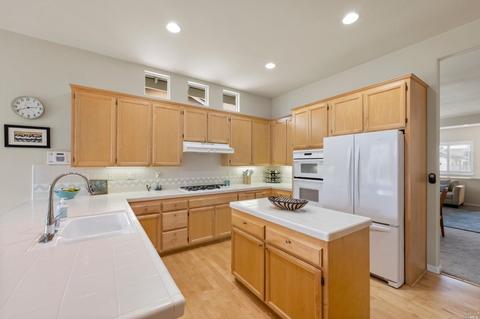1421 Birdie Dr, Windsor, CA 95492 photo 13