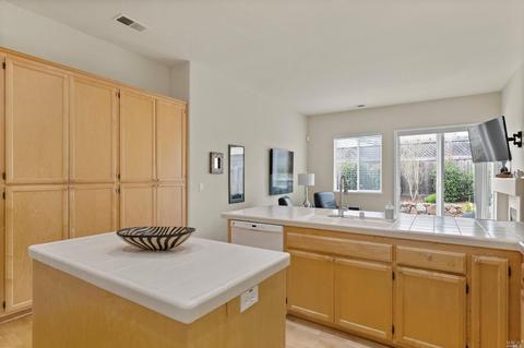 1421 Birdie Dr, Windsor, CA 95492 photo 12