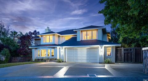 21 Bracken Ct, San Rafael, CA 94901