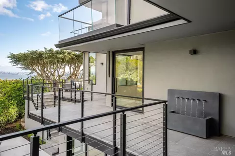 275 Round Hill Rd, Tiburon, CA 94920 photo 2