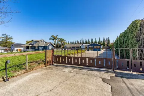 2131 Hoffman Ln, Napa, CA 94558 photo 65