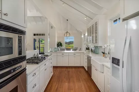 2131 Hoffman Ln, Napa, CA 94558 photo 14