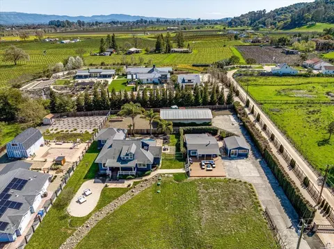 2131 Hoffman Ln, Napa, CA 94558