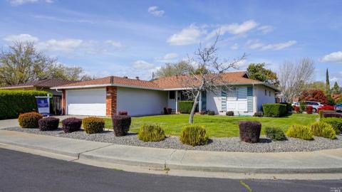 130 Donner Dr, Vacaville, CA 95687