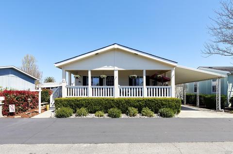 536 Maplewood Dr, Petaluma, CA 94954