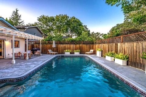 1545 Madrona Ave, Saint Helena, CA 94574