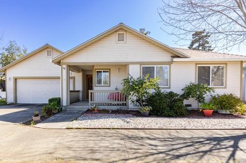 1848 Rhianna St, Santa Rosa, CA 95401