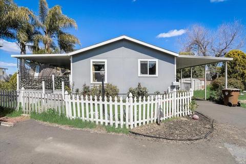 104 Garth St #104, Napa, CA 94558