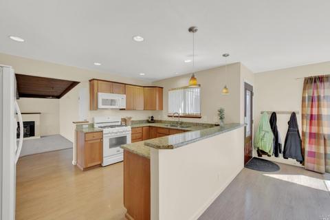 290 Hemlock St, Vacaville, CA 95688 photo 9