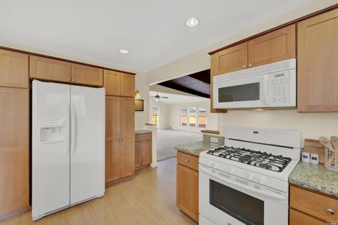 290 Hemlock St, Vacaville, CA 95688 photo 14