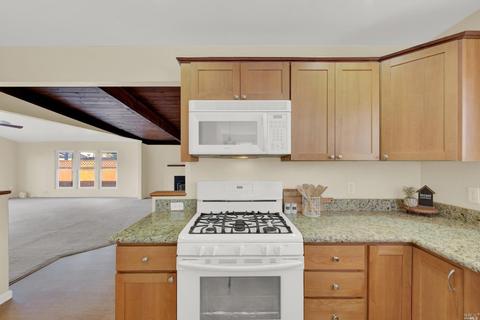 290 Hemlock St, Vacaville, CA 95688 photo 12