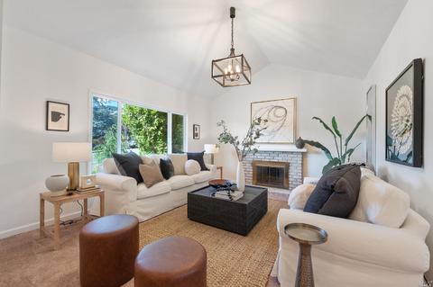 22 Manzano Ct, Novato, CA 94945