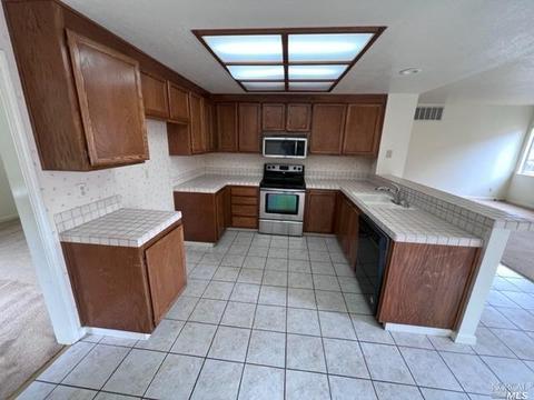 3043 Gulf Dr, Fairfield, CA 94533 photo 5