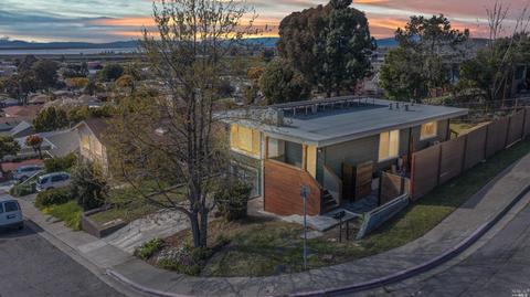 340 Pecan St, Vallejo, CA 94589 photo 2
