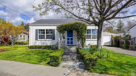 2146 Humboldt St, Santa Rosa, CA 95404
