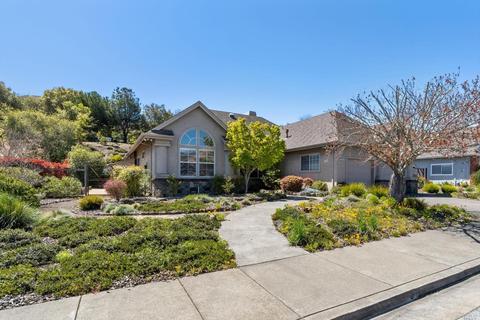 6256 Meadowstone Dr, Santa Rosa, CA 95409