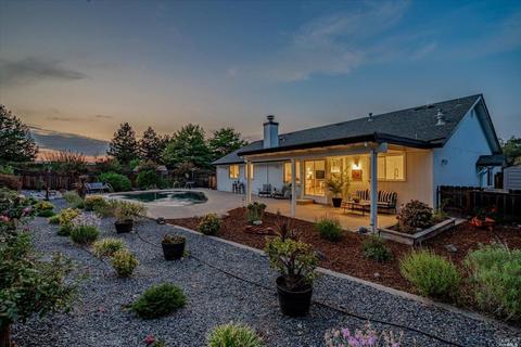 450 Tamara Way, Windsor, CA 95492 photo 2