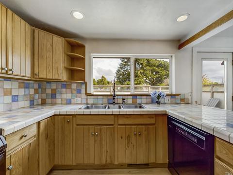 1395 Hoover St, Eureka, CA 95501 photo 9