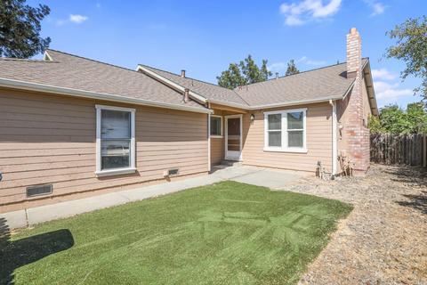 125 Christine Dr, Vacaville, CA 95687