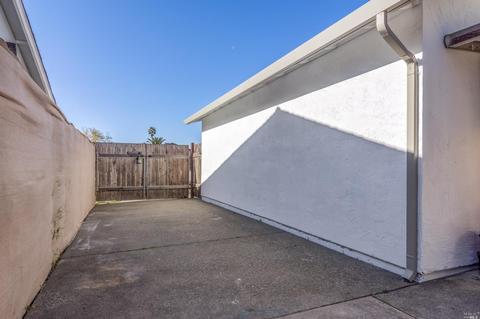 150 Mari Ct, Vallejo, CA 94589 photo 33