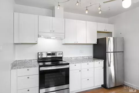 33 Park Way, San Anselmo, CA 94960