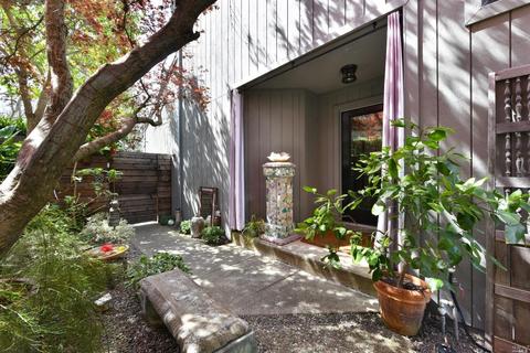 535 Fieldcrest Dr, Healdsburg, CA 95448 photo 2